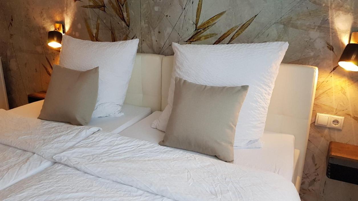 Bergische Idylle Hotel Overath Bagian luar foto