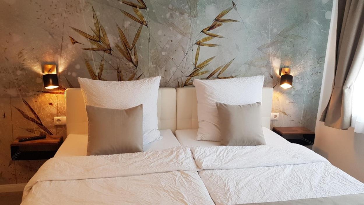Bergische Idylle Hotel Overath Bagian luar foto